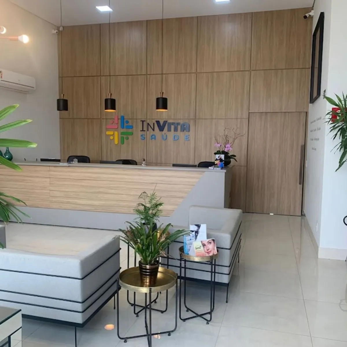 Recepção da Clínica InVita Saúde, onde a SerAudi atende em Matão